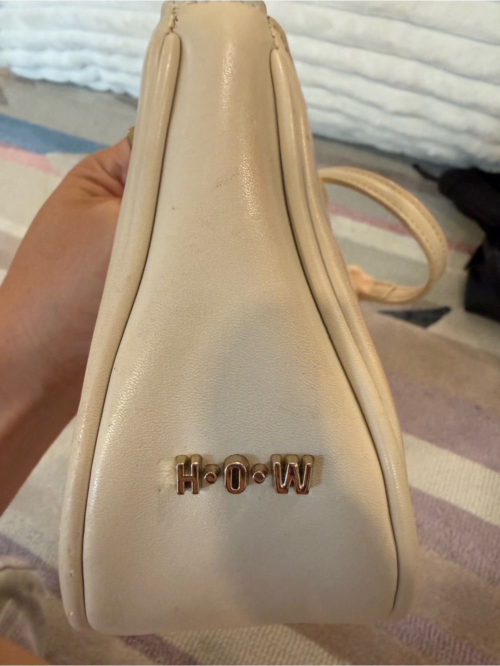 HOW Small Cream Leather Shoulder Bag